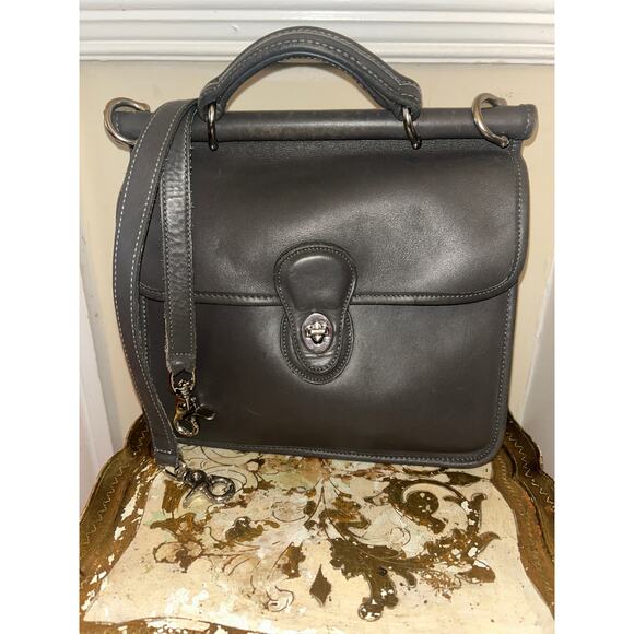 Coach Vintage Willis in rare gray color 9927 crossbody bag